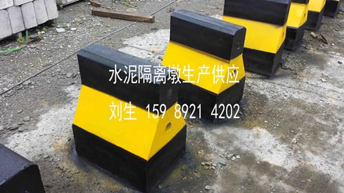 广州恒盛水泥制品是广东省***型 隔离墩, 水泥墩,水泥